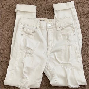 White distressed jeans